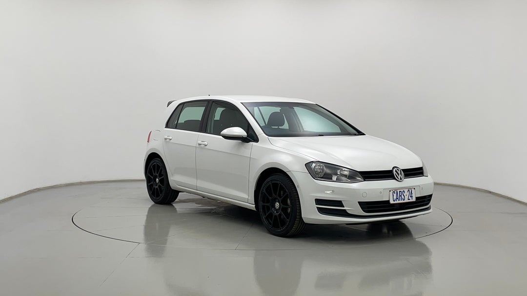 2016 Volkswagen Golf 92 Tsi Trendline, Manual, 123947 km, Right Front Diagonal (45- Degree) View