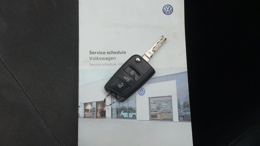 2016 Volkswagen Golf 92 Tsi Trendline, Manual, 123947 km, Key Close-up