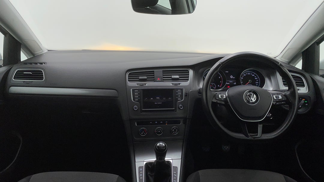 2016 Volkswagen Golf 92 Tsi Trendline, Manual, 123947 km, Dashboard View