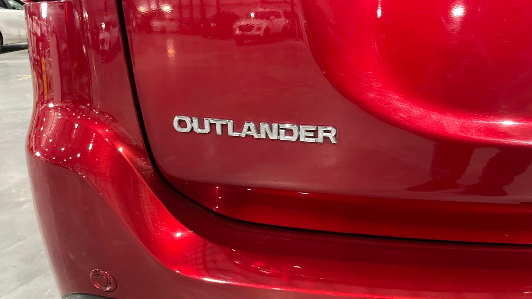 2020 Mitsubishi Outlander Black Edition 7 Seat (2WD), Automatic, 94023 km, Badge (Boot Left Side)
