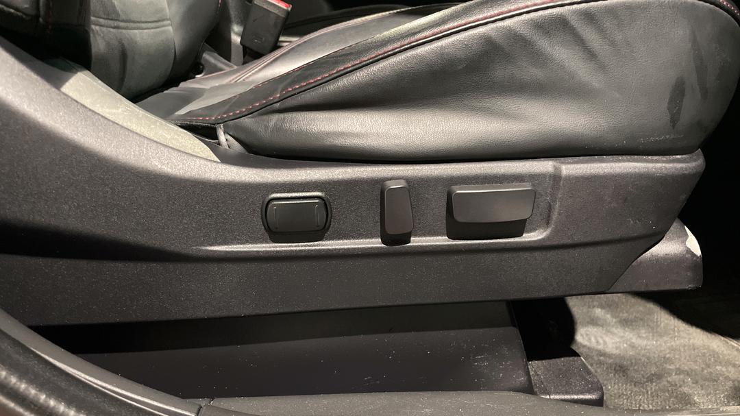 2020 Mitsubishi Outlander Black Edition 7 Seat (2WD), Automatic, 94023 km, Drivers Side Adjustment Panel
