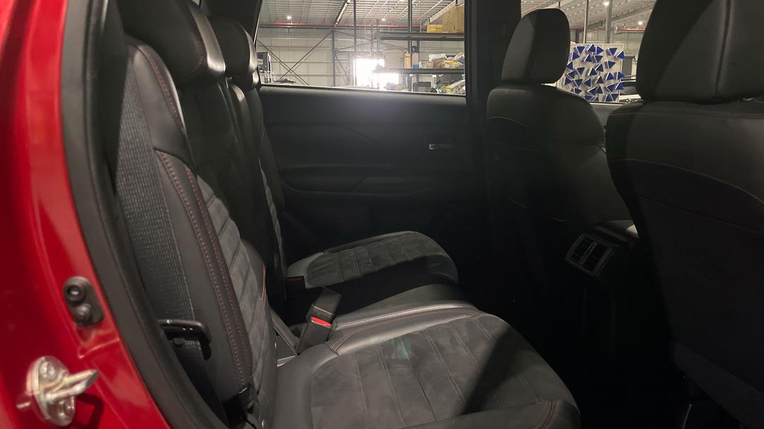 2020 Mitsubishi Outlander Black Edition 7 Seat (2WD), Automatic, 94023 km, Right Side Rear Door Cabin View