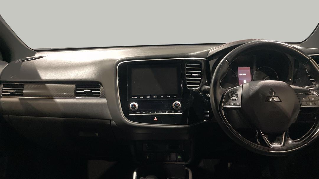 2020 Mitsubishi Outlander Black Edition 7 Seat (2WD), Automatic, 94023 km, Dashboard View