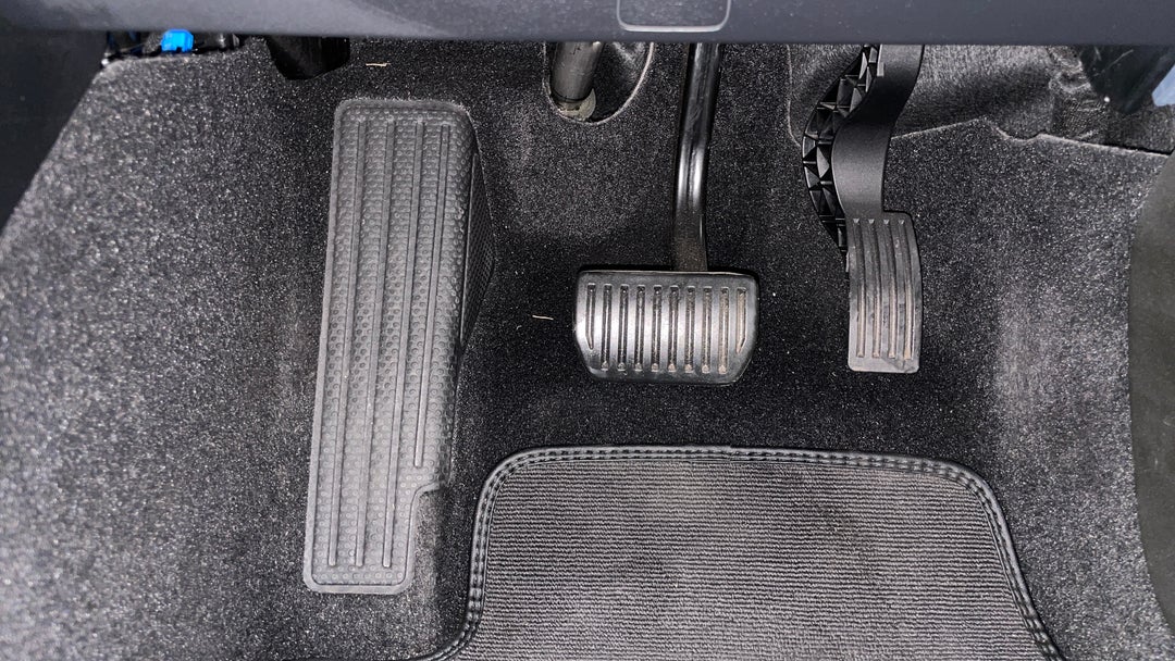 2022 Polestar 2 Long Range Dual Motor 78kwh, Automatic, 46395 km, Pedals and Footmat