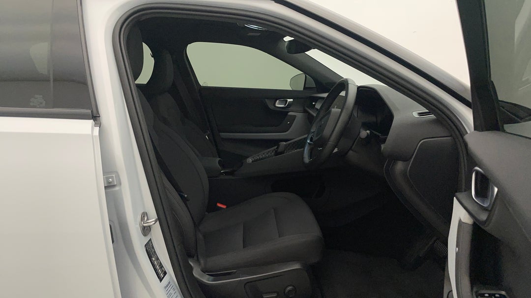 2022 Polestar 2 Long Range Dual Motor 78kwh, Automatic, 46395 km, Right Side Front Door Cabin View