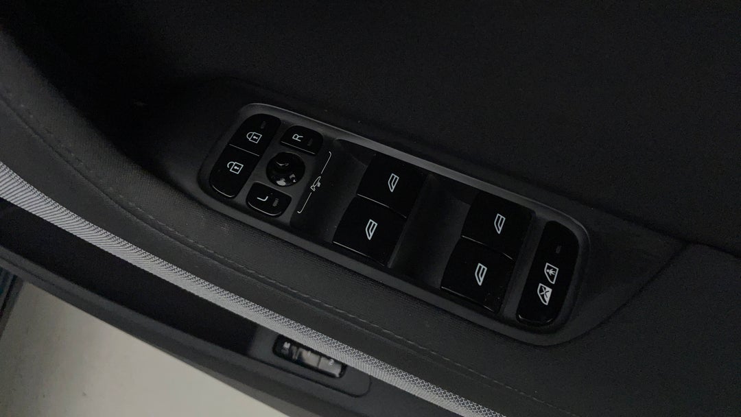 2022 Polestar 2 Long Range Dual Motor 78kwh, Automatic, 46395 km, Drivers Side Door Panel Controls