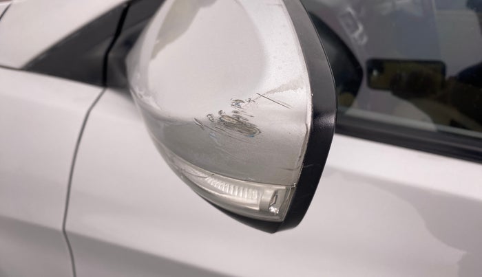 2015 Hyundai Verna FLUIDIC 1.6 CRDI S, Diesel, Manual, 73,409 km, Left rear-view mirror - Indicator light has minor damage