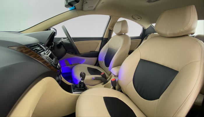 2015 Hyundai Verna FLUIDIC 1.6 CRDI S, Diesel, Manual, 73,409 km, Right Side Front Door Cabin