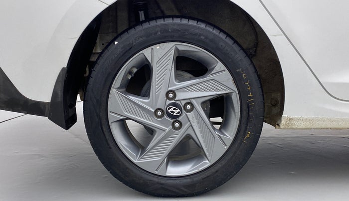 2021 Hyundai Verna SX DIESEL MT, Diesel, Manual, 51,165 km, Right Rear Wheel