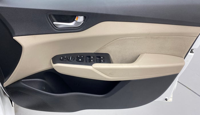 2021 Hyundai Verna SX DIESEL MT, Diesel, Manual, 51,165 km, Driver Side Door Panels Control