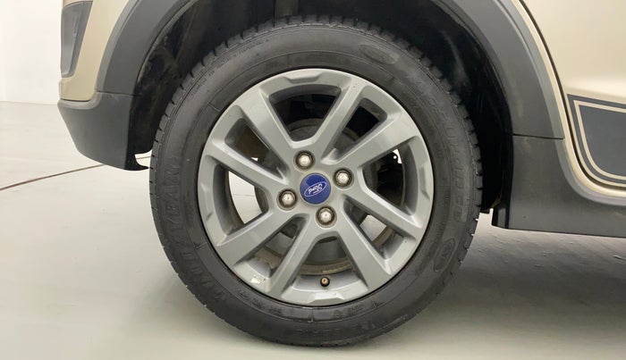 2018 Ford FREESTYLE TITANIUM 1.2 PETROL, Petrol, Manual, 24,848 km, Right Rear Wheel