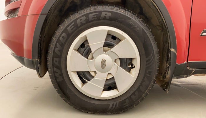 2014 Mahindra XUV500 W6, Diesel, Manual, 68,310 km, Left Front Wheel