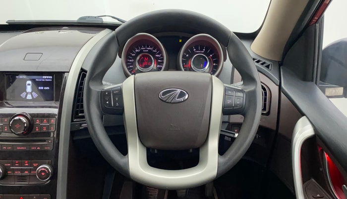 2014 Mahindra XUV500 W6, Diesel, Manual, 68,310 km, Steering Wheel Close Up
