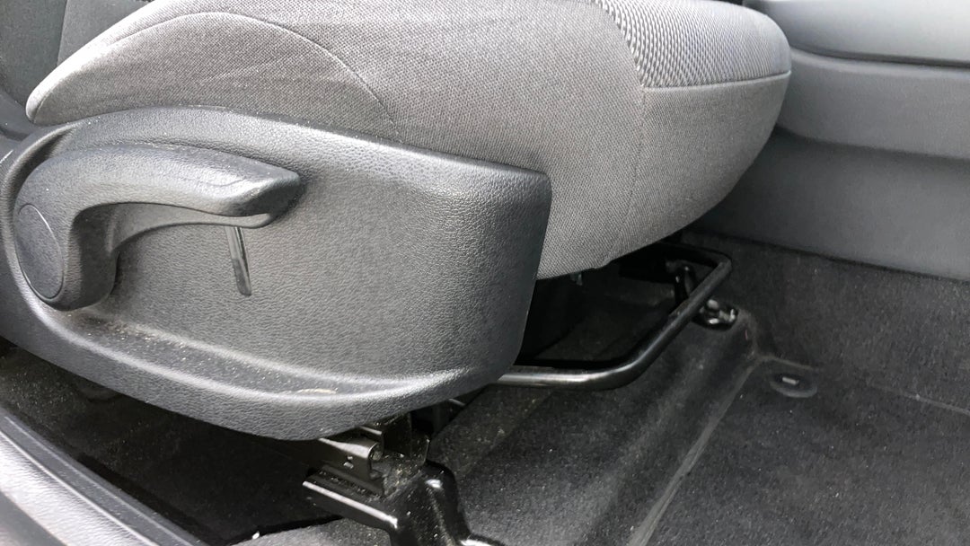 2020 Kia Seltos S (fwd), Automatic, 37443 km, Drivers Side Adjustment Panel