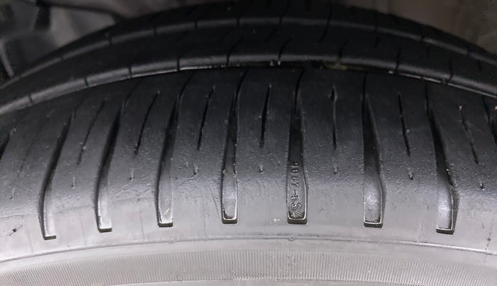 2017 Honda Jazz 1.2 V MT, Petrol, Manual, 61,383 km, Left Front Tyre Tread