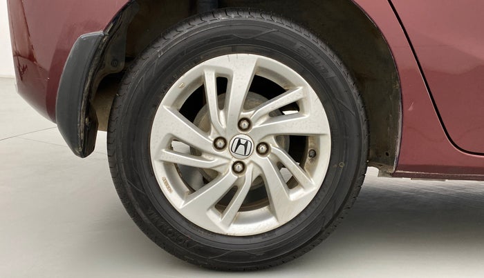2016 Honda Jazz 1.2 V AT, Petrol, Automatic, 65,721 km, Right Rear Wheel