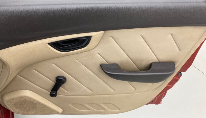 2014 Hyundai Eon D-LITE+, Petrol, Manual, 43,212 km, Driver Side Door Panels Control