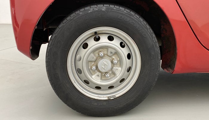 2014 Hyundai Eon D-LITE+, Petrol, Manual, 43,212 km, Right Rear Wheel