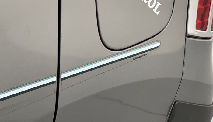 2014 Maruti Wagon R 1.0 VXI, Petrol, Manual, 51,391 km, Left quarter panel - Graphic sticker