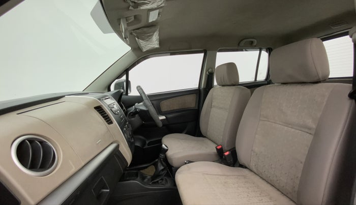 2014 Maruti Wagon R 1.0 VXI, Petrol, Manual, 51,391 km, Right Side Front Door Cabin