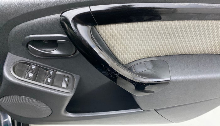 2015 Renault Duster RXL PLUS DIESEL 85, Diesel, Manual, 86,708 km, Driver Side Door Panels Control