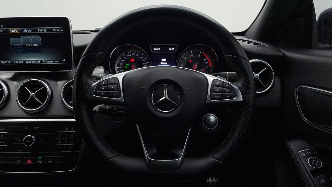 2016 Mercedes-benz CLA 200 Edition One, Automatic, 80600 km, Steering Wheel Close-up