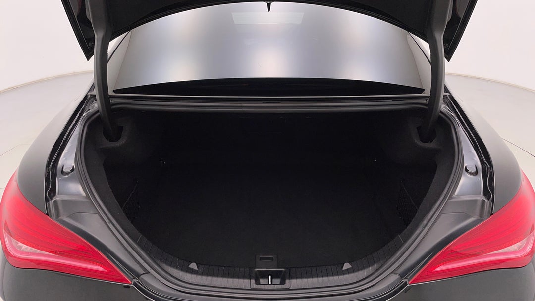2016 Mercedes-benz CLA 200 Edition One, Automatic, 80600 km, Boot Inside View