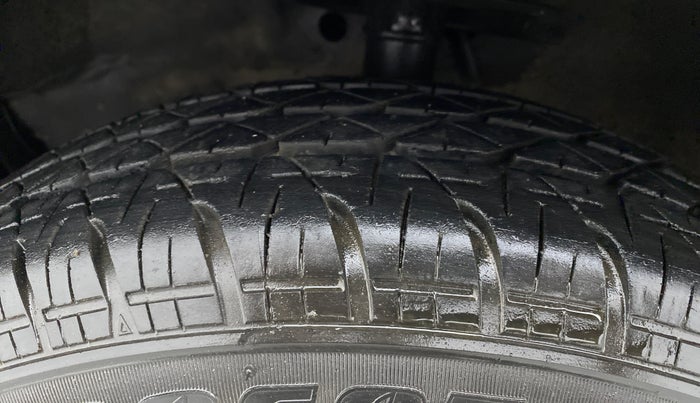 2012 Maruti Ritz VXI, Petrol, Manual, 70,940 km, Left Front Tyre Tread