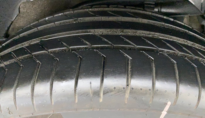 2019 Mahindra XUV500 W11 (O), Diesel, Manual, 21,214 km, Left Rear Tyre Tread