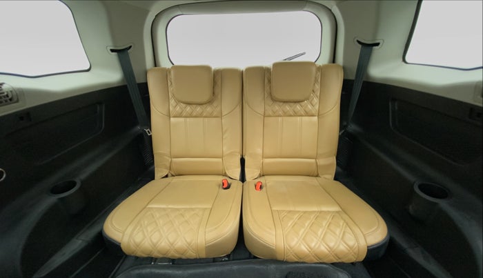 2019 Mahindra XUV500 W11 (O), Diesel, Manual, 21,214 km, Third Seat Row ( optional )