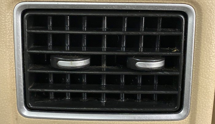 2015 Volkswagen Vento HIGHLINE PETROL, Petrol, Manual, 56,238 km, Rear AC Vents