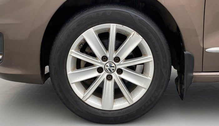 2015 Volkswagen Vento HIGHLINE PETROL, Petrol, Manual, 56,238 km, Left Front Wheel