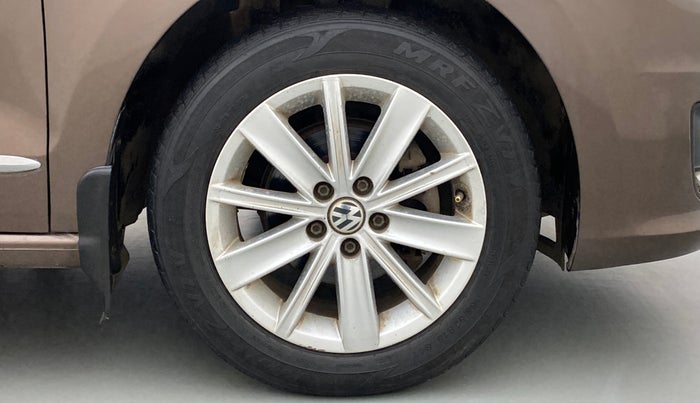 2015 Volkswagen Vento HIGHLINE PETROL, Petrol, Manual, 56,238 km, Right Front Wheel