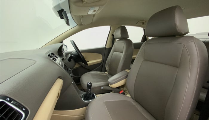 2015 Volkswagen Vento HIGHLINE PETROL, Petrol, Manual, 56,238 km, Right Side Front Door Cabin