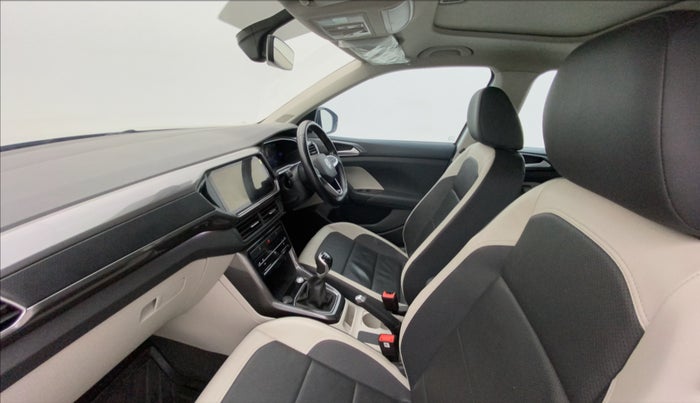 2021 Volkswagen TAIGUN TOPLINE 1.0 TSI MT, Petrol, Manual, 97,554 km, Right Side Front Door Cabin