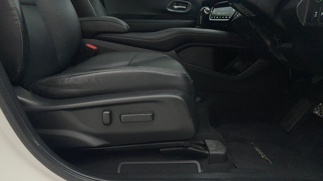 2016 Honda HR-V Vti-l, Automatic, 70115 km, Drivers Side Adjustment Panel