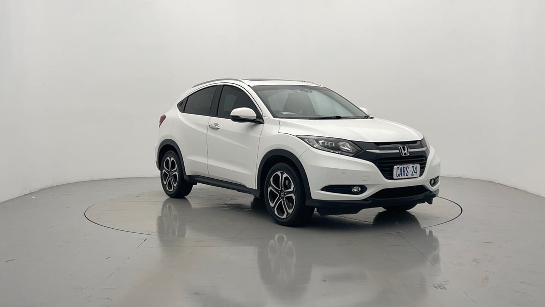 2016 Honda HR-V Vti-l, Automatic, 70115 km, Right Front Diagonal (45- Degree) View