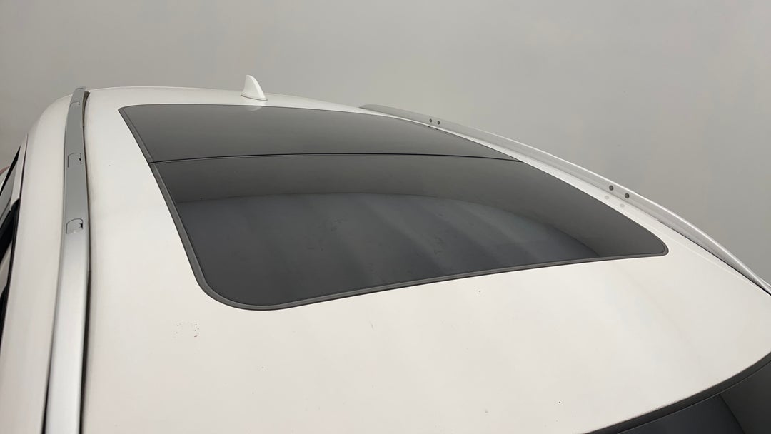 2016 Honda HR-V Vti-l, Automatic, 70115 km, Roof/Sunroof View