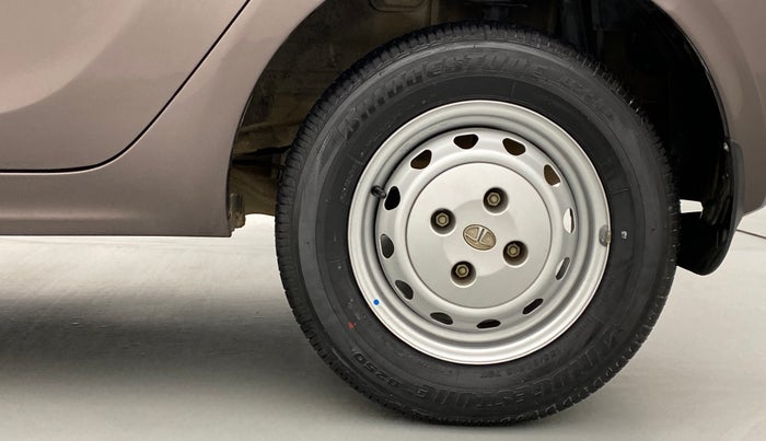 2016 Tata Tiago XM 1.2 REVOTRON, Petrol, Manual, 43,407 km, Left Rear Wheel