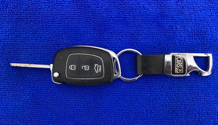 2016 Hyundai Xcent S 1.2, Petrol, Manual, 57,752 km, Key Close Up
