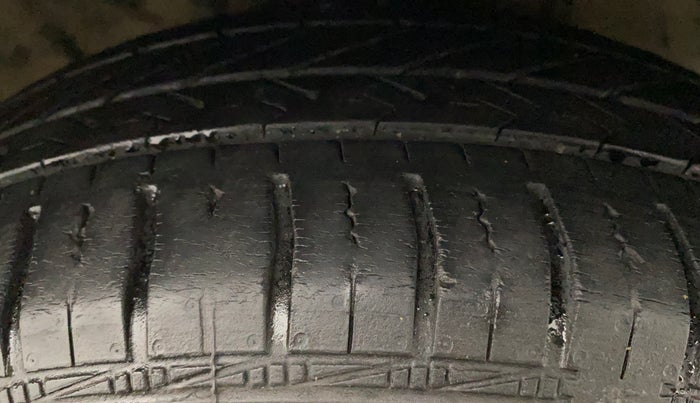 2016 Hyundai Xcent S 1.2, Petrol, Manual, 57,752 km, Right Front Tyre Tread
