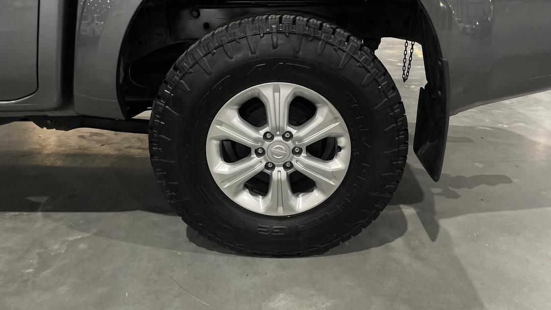 2018 Nissan Navara St-X (4x4), Automatic, 100634 km, Left Rear Wheel