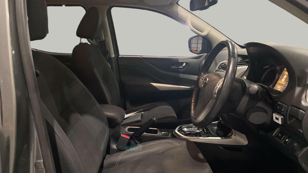2018 Nissan Navara St-X (4x4), Automatic, 100634 km, Right Side Front Door Cabin View