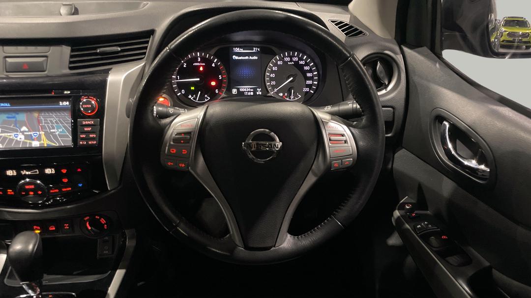 2018 Nissan Navara St-X (4x4), Automatic, 100634 km, Steering Wheel Close-up