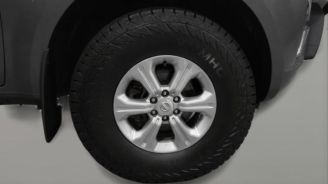 2018 Nissan Navara St-X (4x4), Automatic, 100634 km, Right Front Wheel