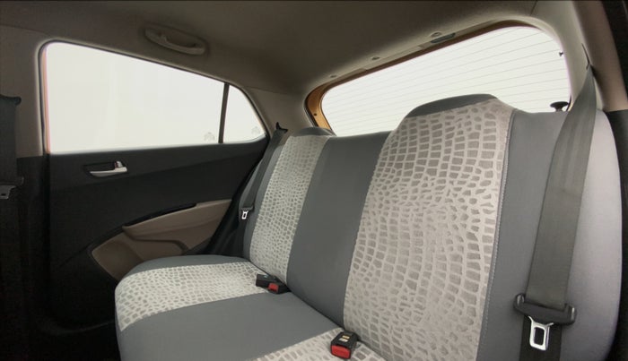 2015 Hyundai Grand i10 SPORTS 1.2 VTVT, Petrol, Manual, 46,789 km, Right Side Rear Door Cabin View