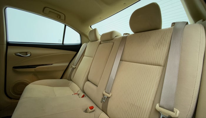 2018 Toyota YARIS V CVT, Petrol, Automatic, 32,523 km, Right Side Rear Door Cabin