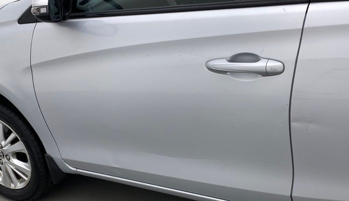 2018 Toyota YARIS V CVT, Petrol, Automatic, 32,523 km, Front passenger door - Slightly dented