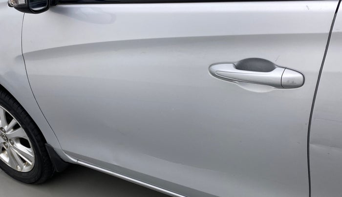 2018 Toyota YARIS V CVT, Petrol, Automatic, 32,523 km, Front passenger door - Minor scratches