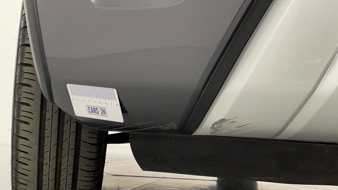 Bumper Front Scratch